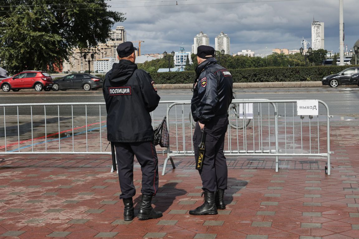 Двух полицейских уволят после убийства аспиранта УрФУ из Габона -  «Уральский рабочий»